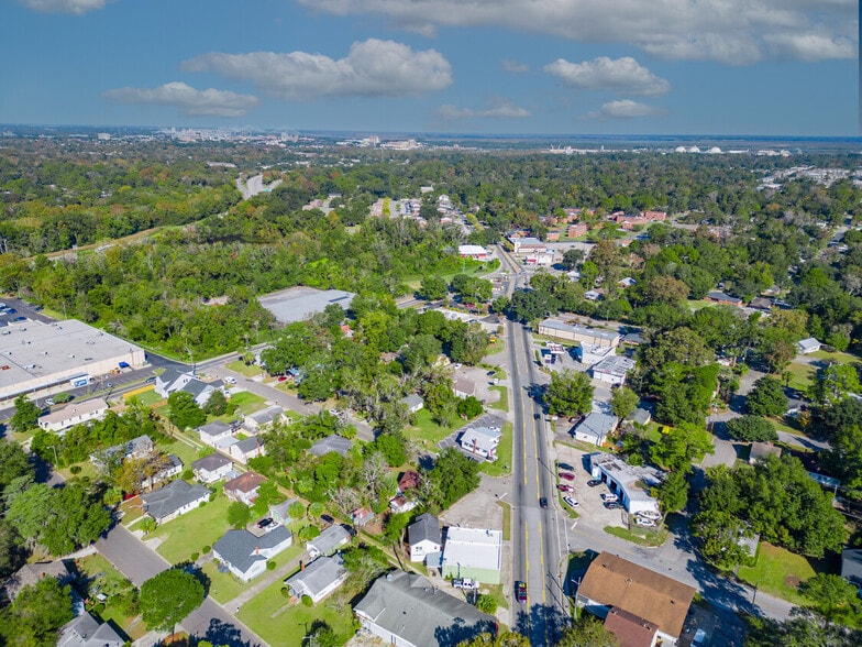 More Photos Of 2203 Skidaway Rd, Savannah Freestanding For Sale