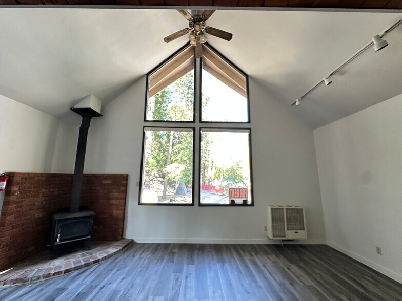 More Photos Of 26305 Delano Dr, Idyllwild-Pine Cove Apartments For Sale