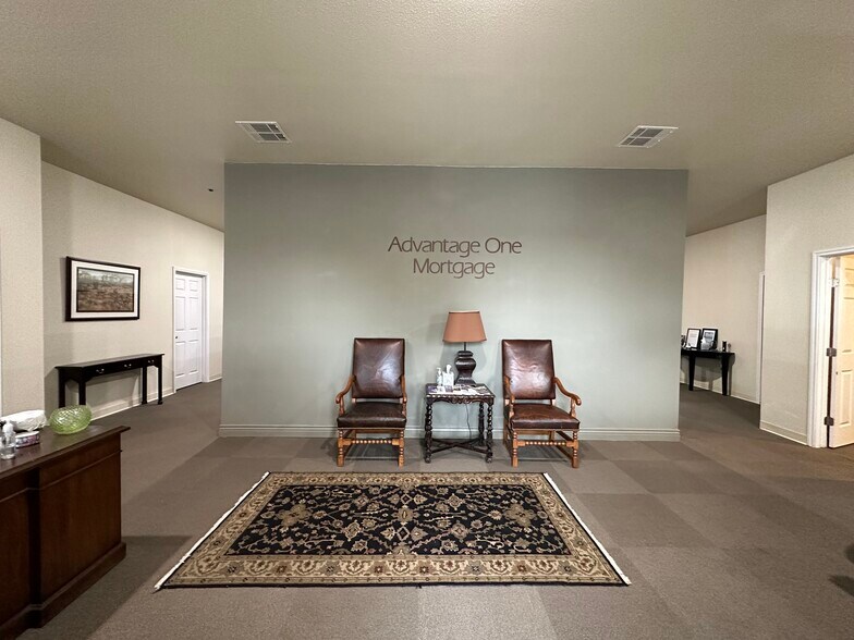 More Photos Of 1907 Cypress Creek Rd, Cedar Park Office For Sale