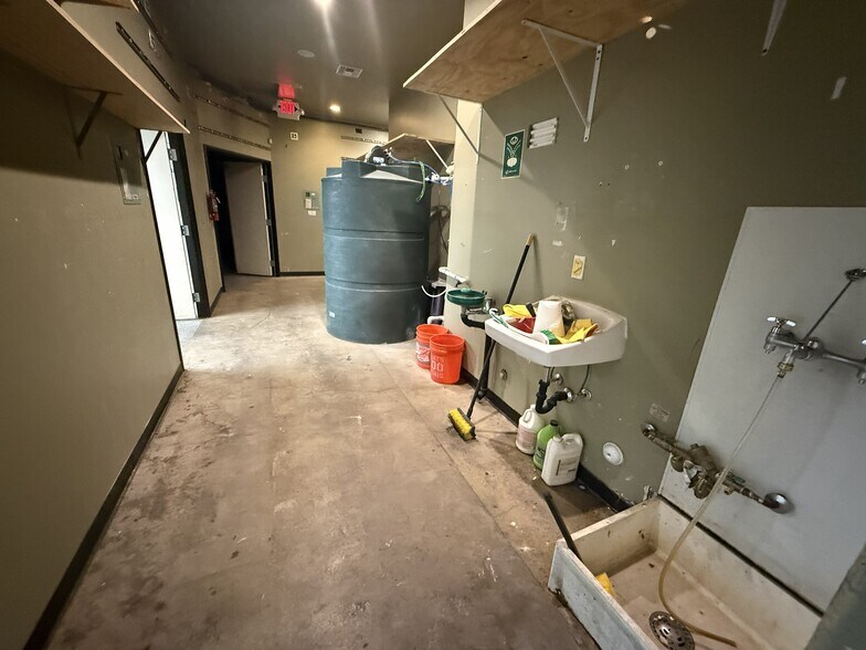 More Photos Of 460 N Switzer Canyon Dr, Flagstaff Storefront Retail Office For Sale