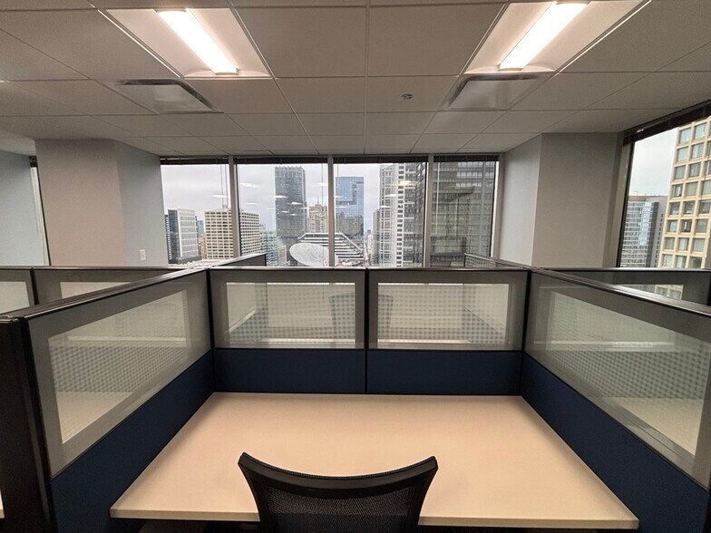 More Photos Of 20 N Clark St, Chicago Coworking Space