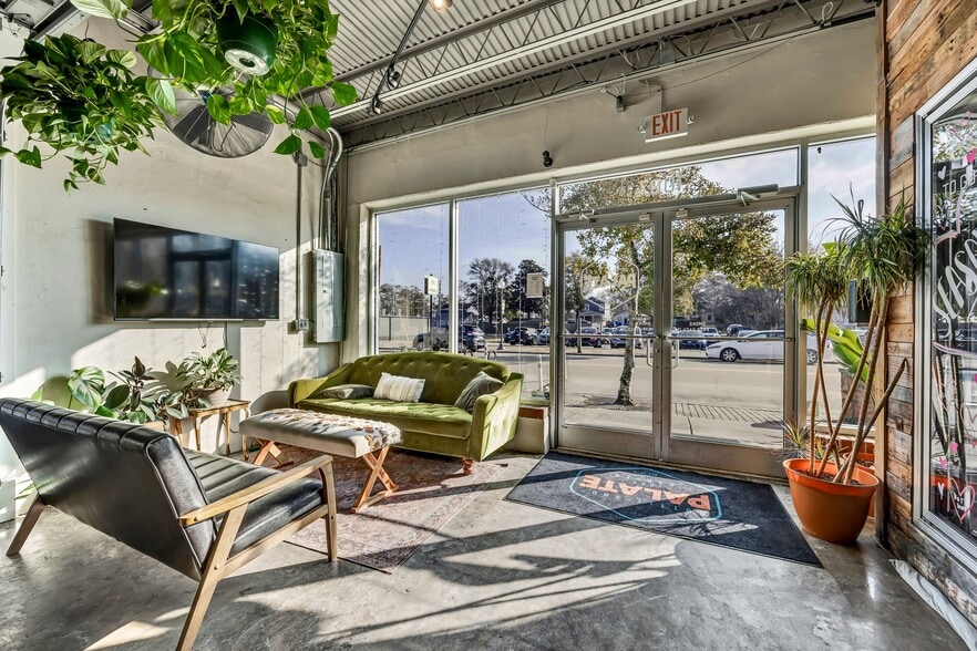 More Photos Of 1007 N 4th St, Wilmington Storefront For Lease