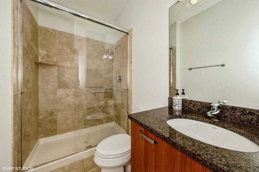 More Photos Of 4012 S Indiana Ave, Chicago Apartments For Sale