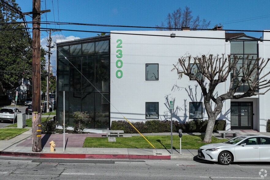More Photos Of 2300 S Sepulveda Blvd, Los Angeles Office For Lease