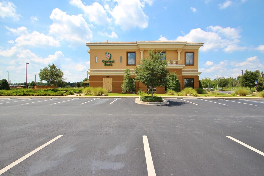 More Photos Of 20701 Bruce B Downs Blvd, Tampa Loft Creative Space For Lease