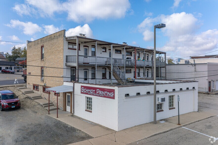 More Photos Of 130 Washington St, Woodstock Apartments For Sale