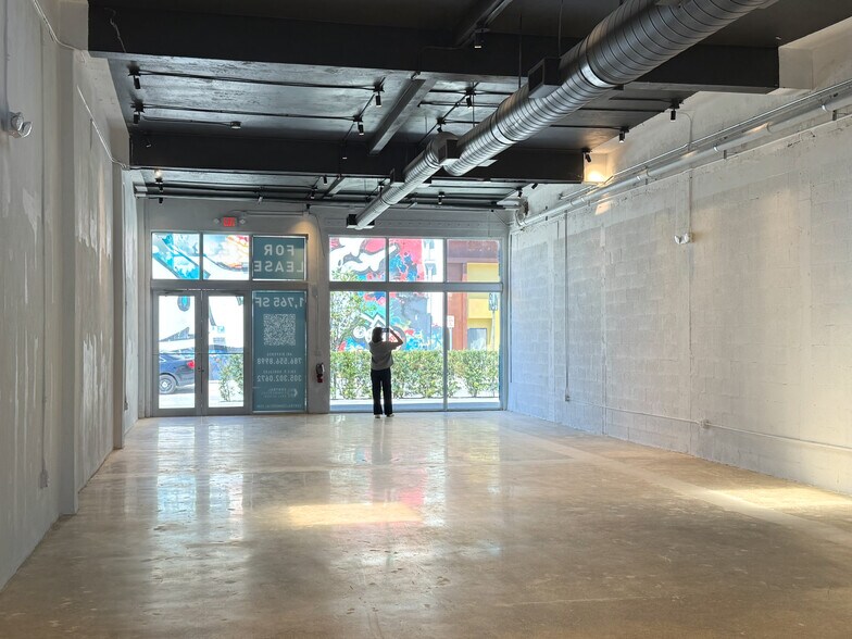 More Photos Of 274 NW 27th St, Miami Storefront Retail Office For Lease