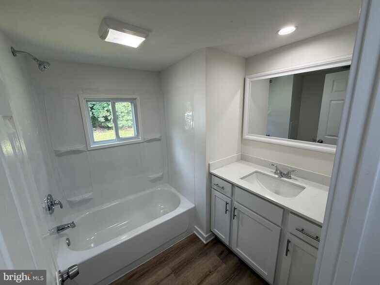 More Photos Of 14679 Coastal Hwy, Milton Office For Lease