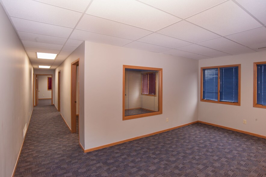 More Photos Of 8980 Hickman Rd, Clive Office For Sale