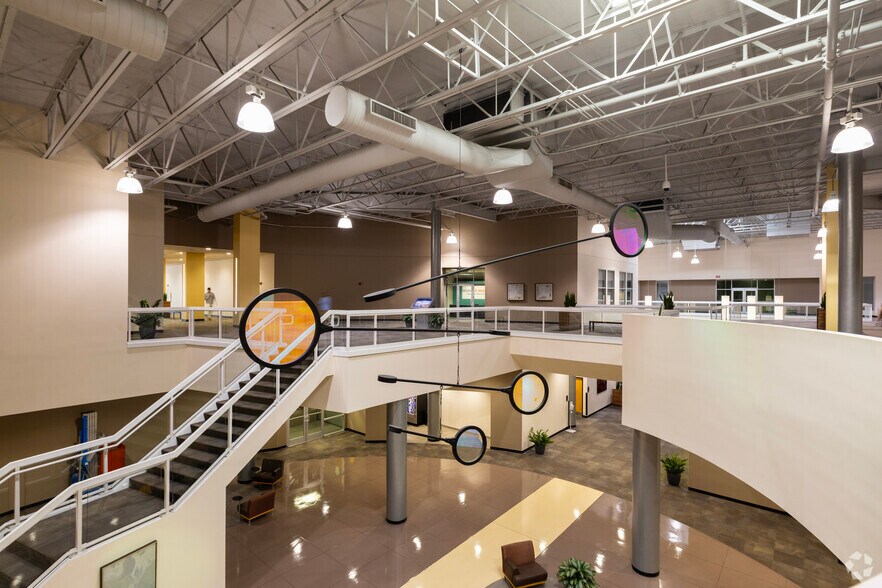 More Photos Of 5701 E Hillsborough Ave, Tampa Office For Lease