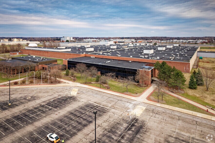 More Photos Of 700 Resende Rd, Webster Unknown For Lease