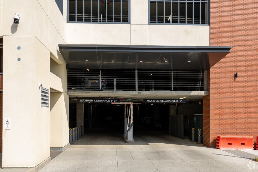 More Photos Of 3468-3484 E Foothill Blvd, Pasadena Parking Garage For Lease