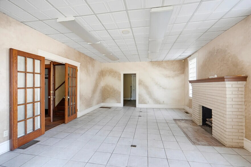More Photos Of 3400 W Tuscarawas St, Canton Freestanding For Sale