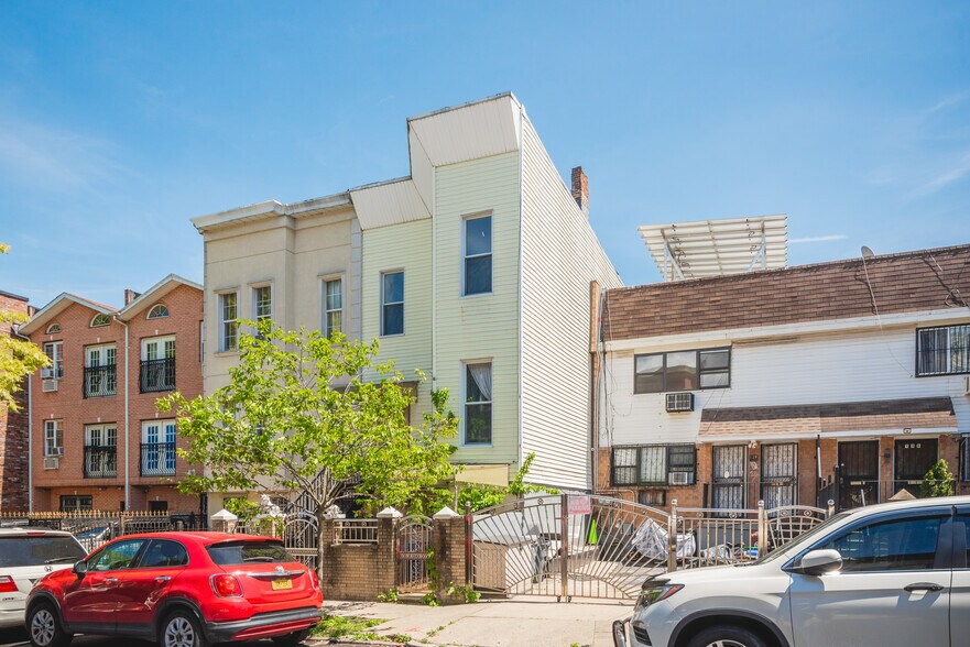 130 Cornelia St, Brooklyn, NY 11221 Apartments For Sale