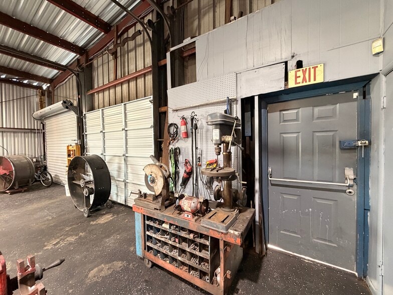 More Photos Of 5100 34th St N, Saint Petersburg Auto Repair For Sale