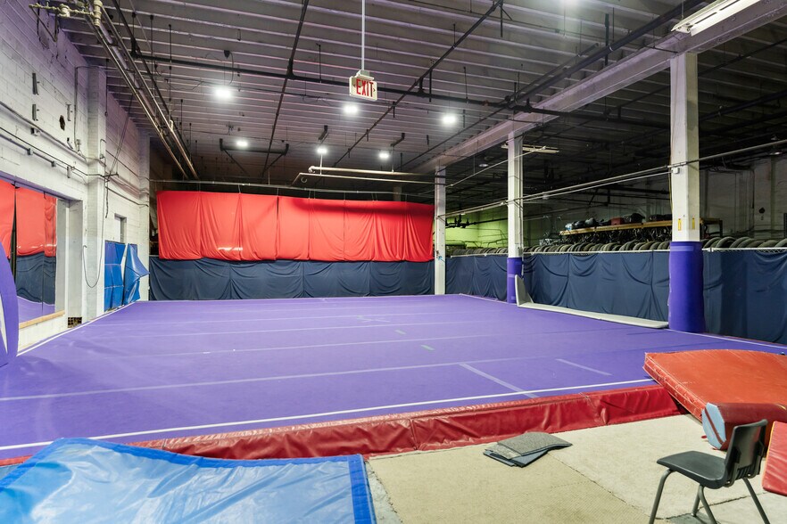 More Photos Of 351 Station Rd, Berryville Manufacturing For Lease