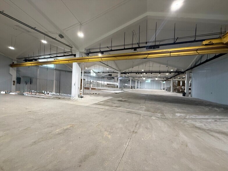 More Photos Of 1709 E Hwy 20, Lawton Warehouse For Lease