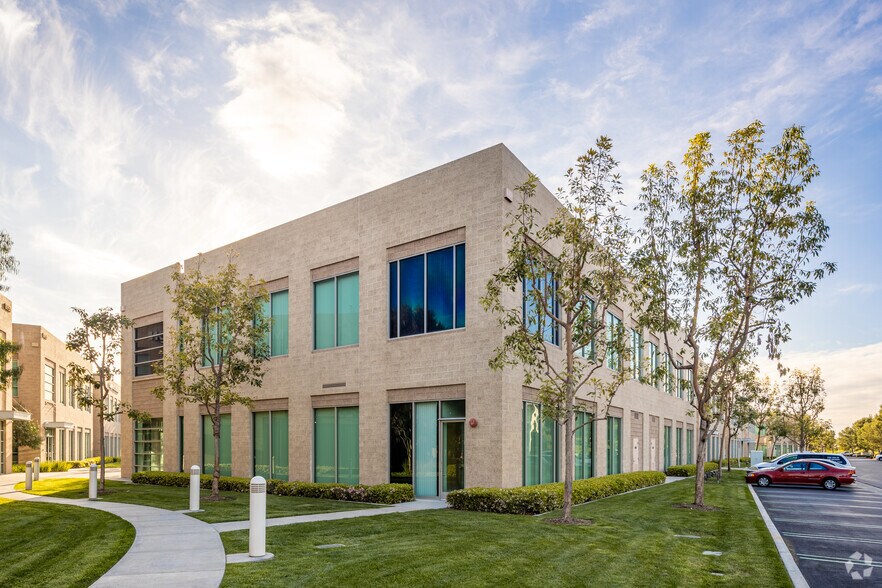 More Photos Of 8935 Research Dr, Irvine Loft Creative Space For Sale