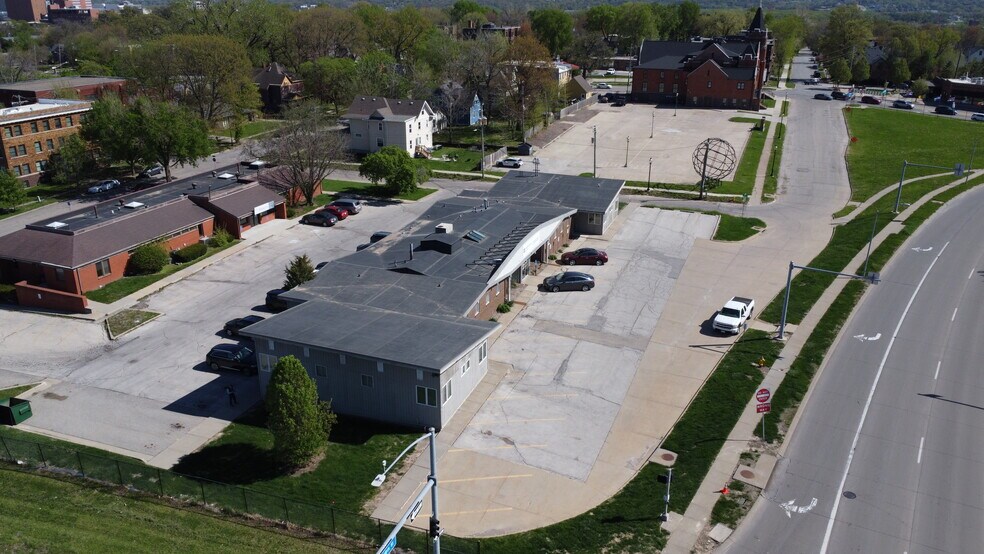 More Photos Of 945 19th St, Des Moines Medical For Sale