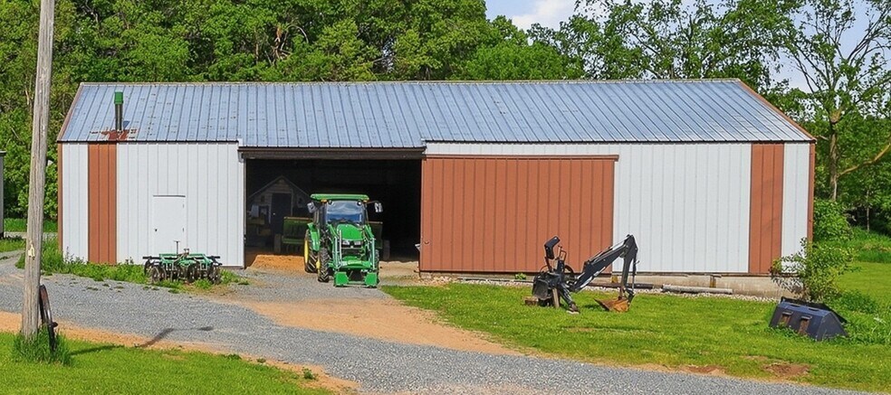More Photos Of 9523 River Rd, Amherst Warehouse For Sale
