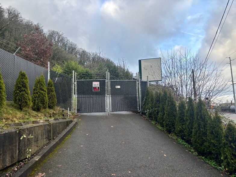 More Photos Of 5135 Nw Saint Helens Rd, Portland Office For Sale