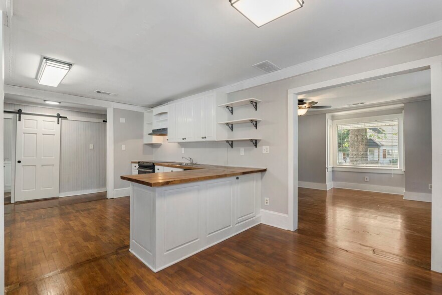 More Photos Of 120 Maybelle St, Cartersville Office For Sale