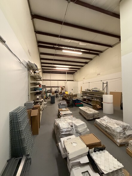 More Photos Of 877 NE 27th Ln, Cape Coral Distribution For Lease