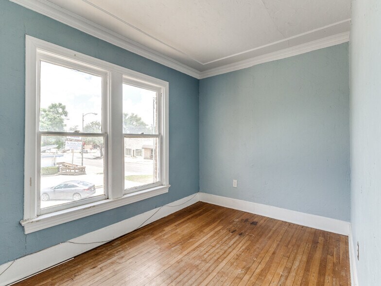 More Photos Of 5832 Live Oak St, Dallas Freestanding For Sale