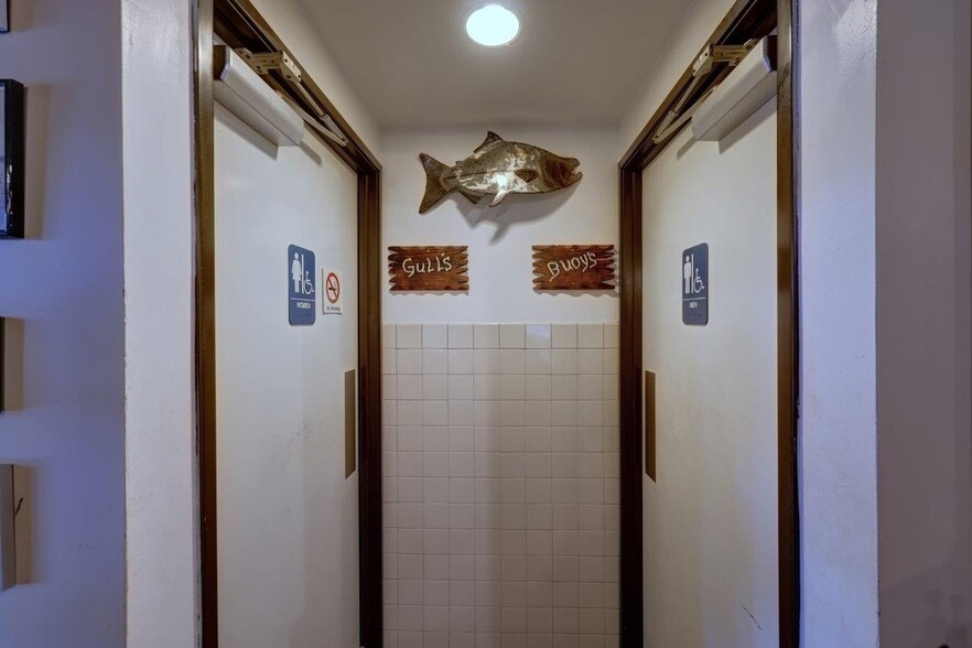 More Photos Of 996 Pacific Dr, Hammond Restaurant For Sale