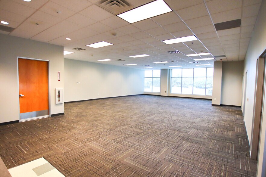 More Photos Of 8045 Arco Corporate Dr, Raleigh Office For Lease