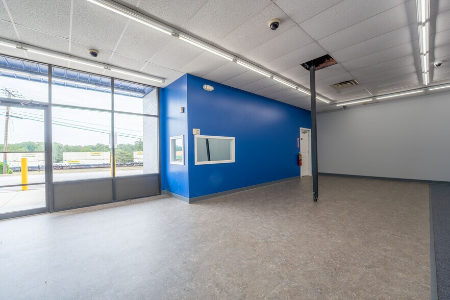 More Photos Of 155 S Grant St, Alto Freestanding For Sale