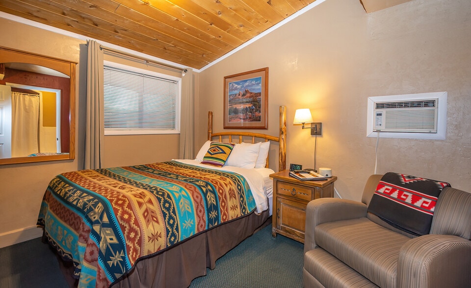 More Photos Of 627 Sudderth Dr, Ruidoso Hotel For Sale