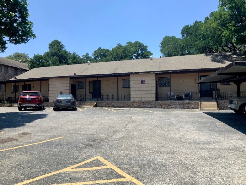 More Photos Of 730 Howard St, New Braunfels Apartments For Sale