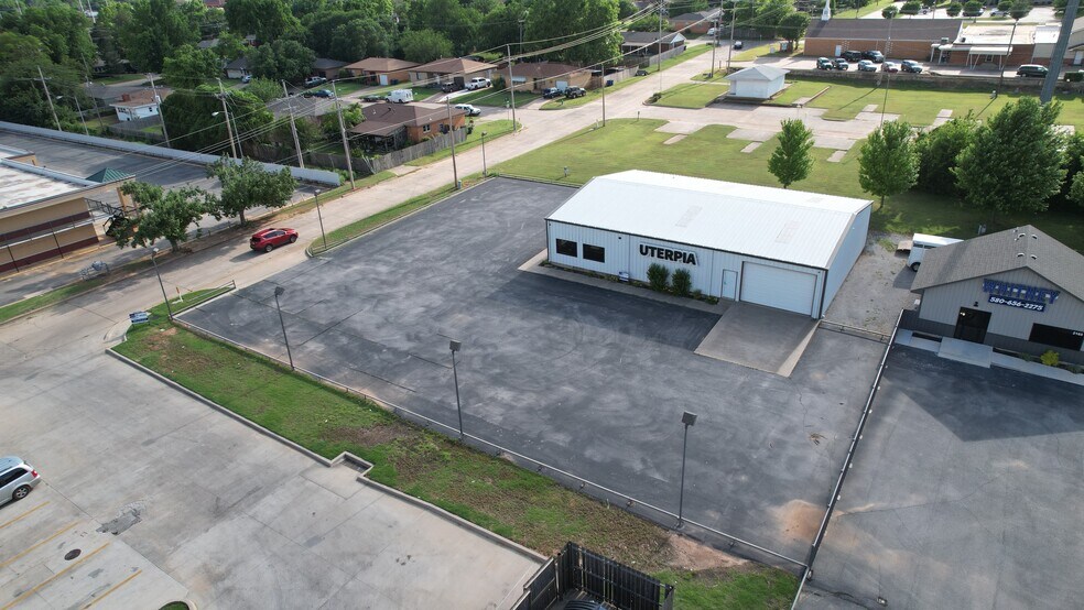 More Photos Of 1665 W Legacy Dr, Duncan Flex For Sale