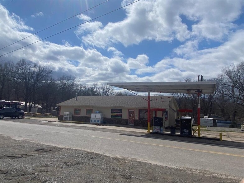 More Photos Of 68315 S 320 Rd, Wagoner Convenience Store For Sale