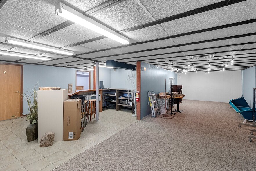 More Photos Of 1604 Washington St, Two Rivers Storefront For Sale