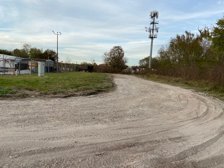 More Photos Of 7103 Baneway Dr, Houston Land For Lease