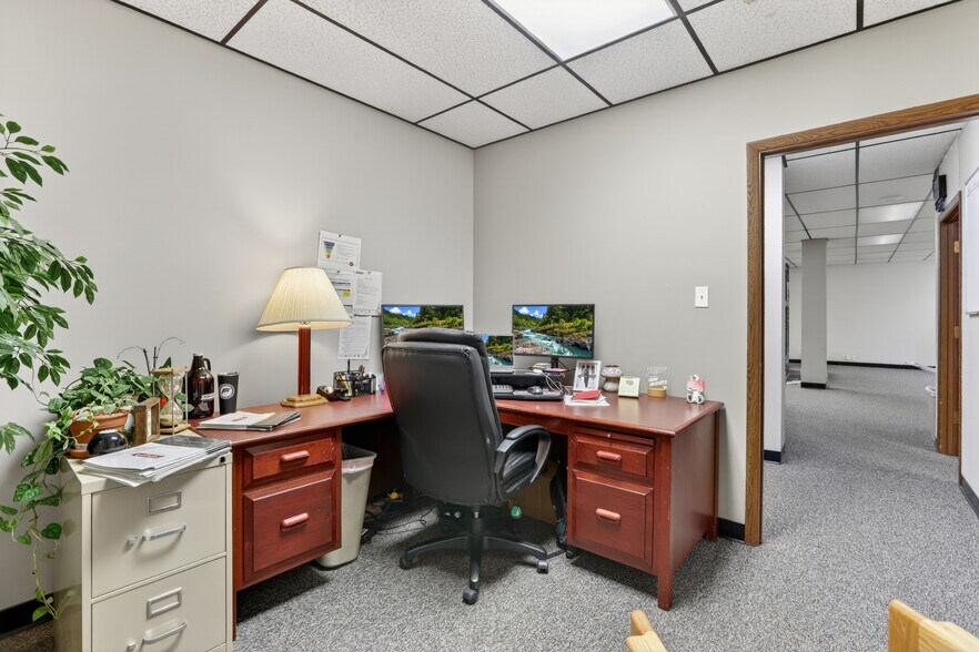More Photos Of 819 Central Ave, Great Falls Office For Sale