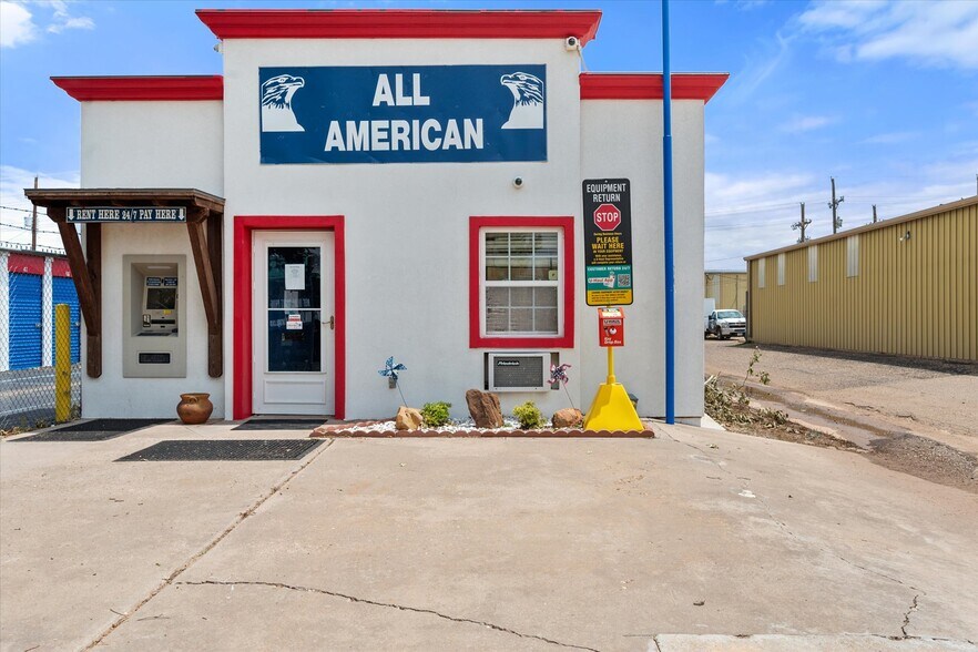 More Photos Of 5839 49th St, Lubbock Self Storage For Sale
