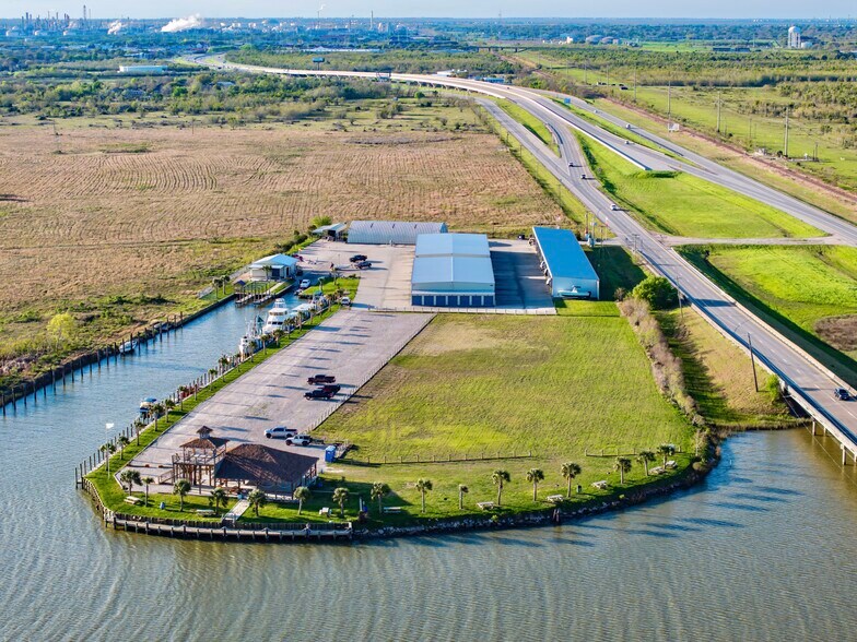 More Photos Of 3902 Highway 146 N, Texas City Marina For Sale