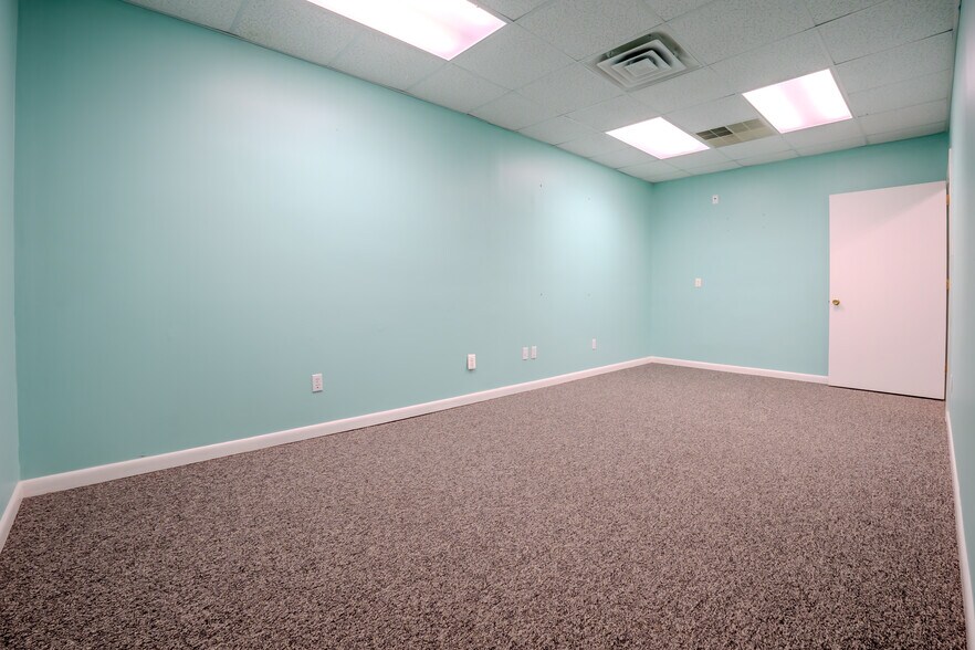 More Photos Of 717 Shore Rd, Somers Point Office For Sale