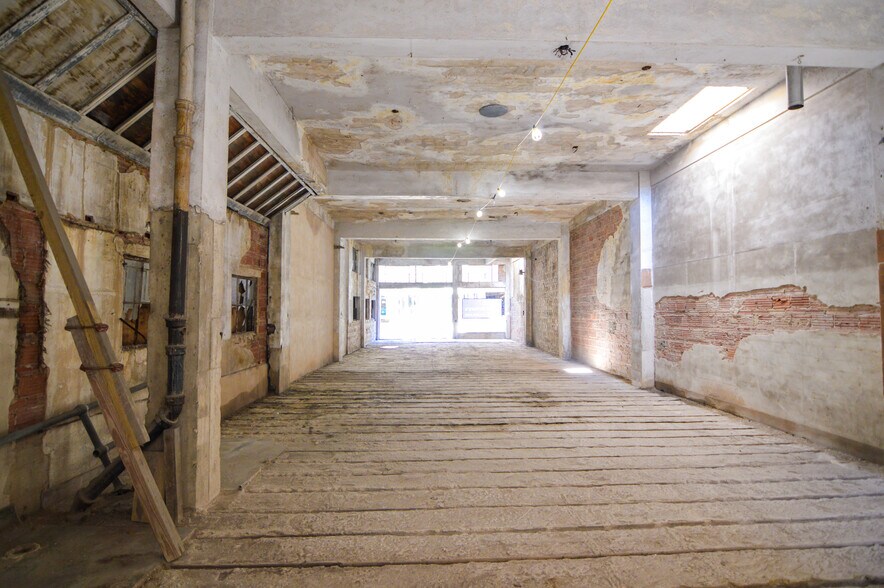 More Photos Of 211 N Saint Marys St, San Antonio Storefront For Sale