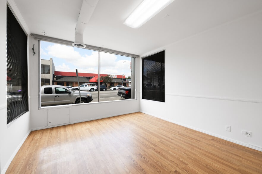 More Photos Of 5318-5320 Laurel Canyon Blvd, North Hollywood Loft Creative Space For Sale