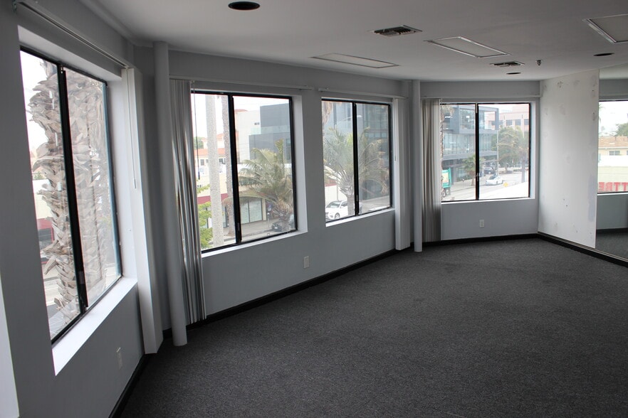 More Photos Of 925 Wilshire Blvd, Santa Monica Unknown For Lease