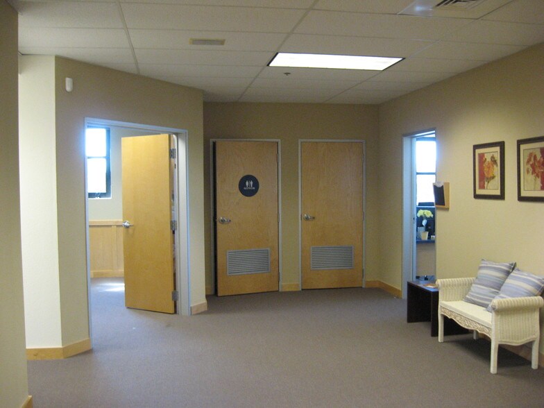 More Photos Of 1824 Empire Industrial Ct, Santa Rosa Research And Development For Lease