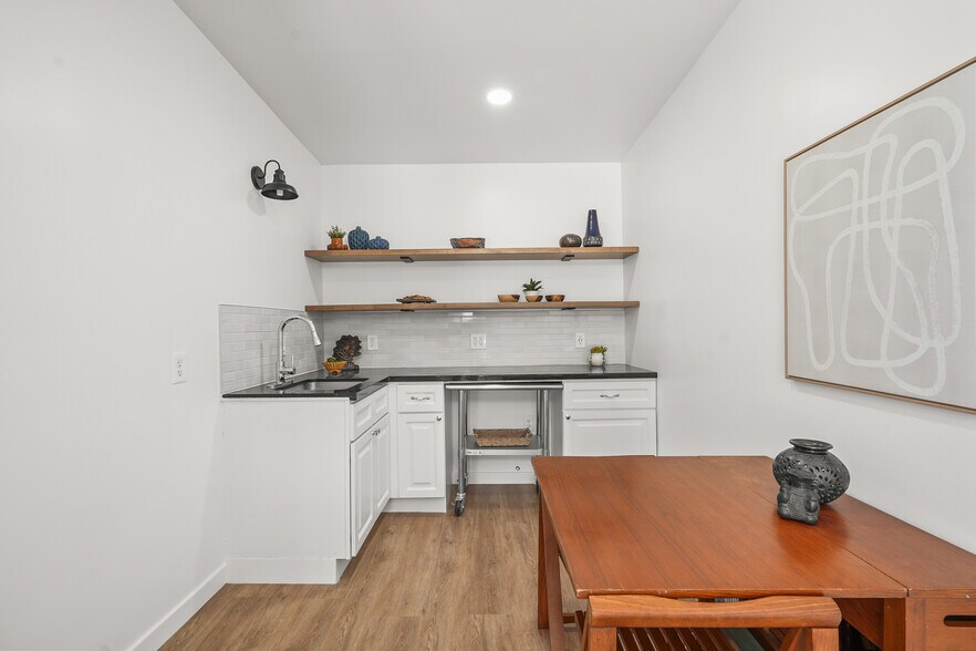 More Photos Of 844 E Kensington Rd, Los Angeles Specialty For Sale