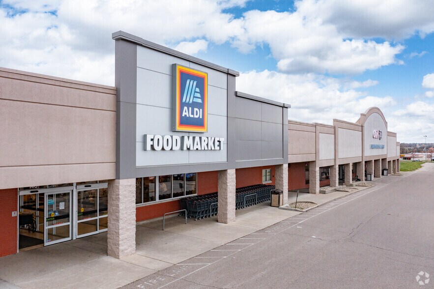 More Photos Of 10400 Reading Rd, Cincinnati Storefront For Sale