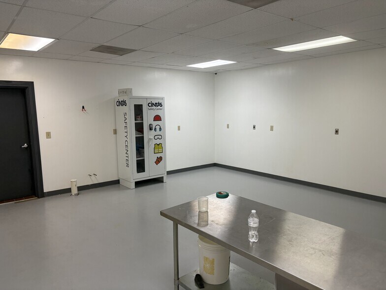 More Photos Of 1038 Culp Rd, Pineville Manufacturing For Lease