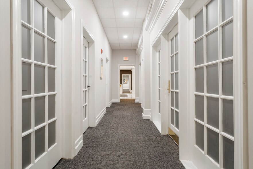 More Photos Of 6130 E 81st St, Tulsa Office For Lease