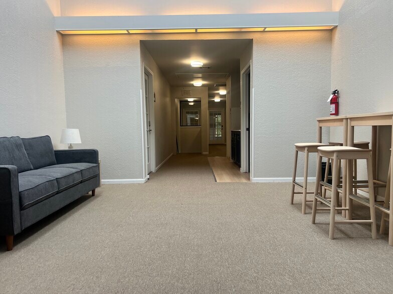 More Photos Of 1011 Meredith Dr, Austin Medical For Sale